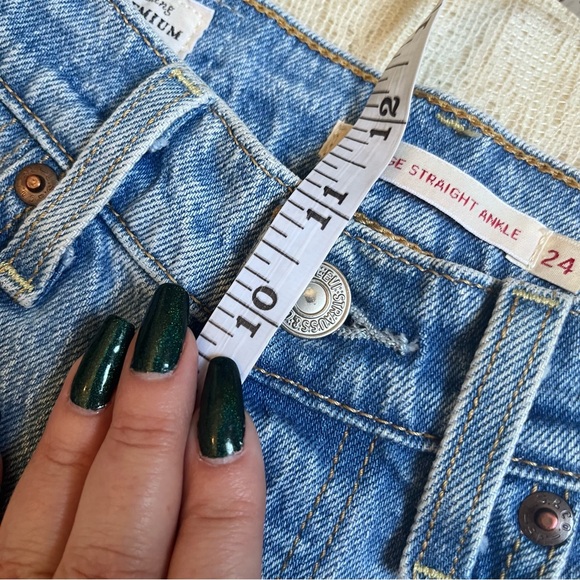 Levi’s premium denim ribcage straight ankle jean - Picture 7 of 12